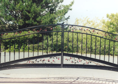 Bell Curve Top Bi-Parting Gate w/ Rose Vine Motif - Uphill Swing Automation