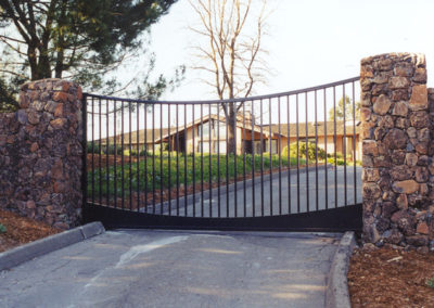 Concave Top Driveway Gate