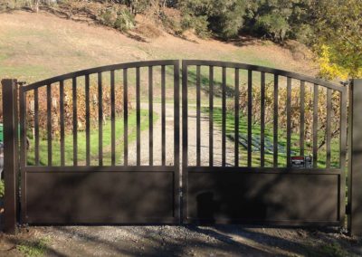 Arch Top Bi-Parting Driveway Gate w/ Large Recessed Bottom Panels