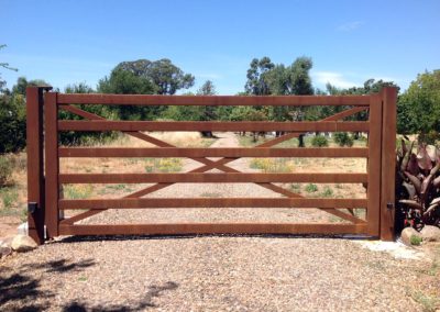 Flat Top Driveway Gate - Ranch Style