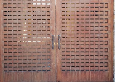 Basket Weave Unfinished Metal Privacy Gate