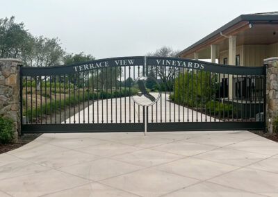 Bell Curve Bi-Parting Driveway Gate w/Eagle Center Window & Custom Lettering