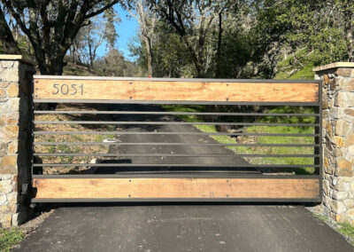 Flat Top Driveway Gate - Metal Frame w/ Wood Horizontal Top & Bottom, Metal Rails